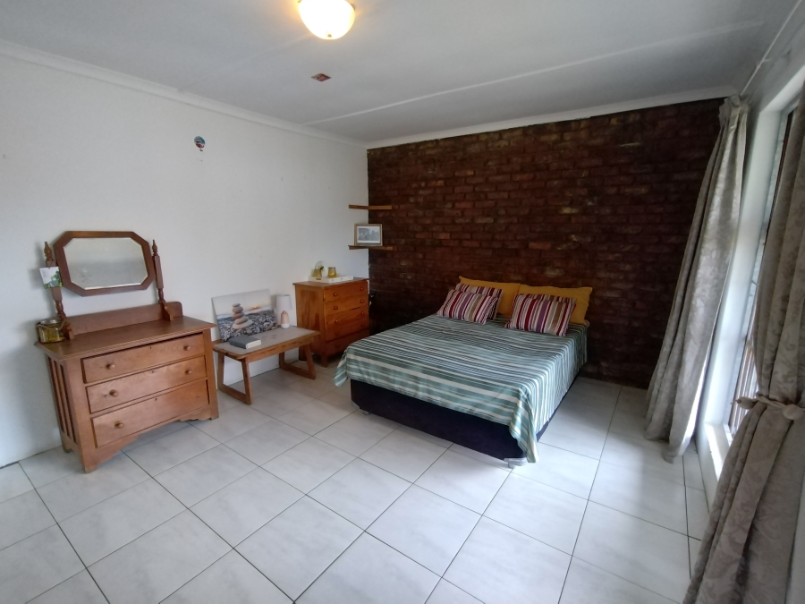 4 Bedroom Property for Sale in C Place Eastern Cape